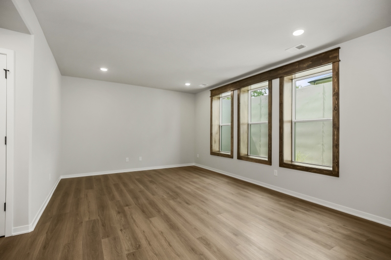 2616NEWOODLANDOAKCIR24