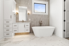 custom-home-free-standing-bathtub