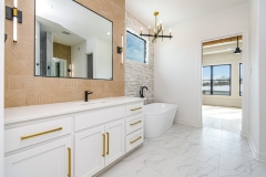 025_MASTER-BATH